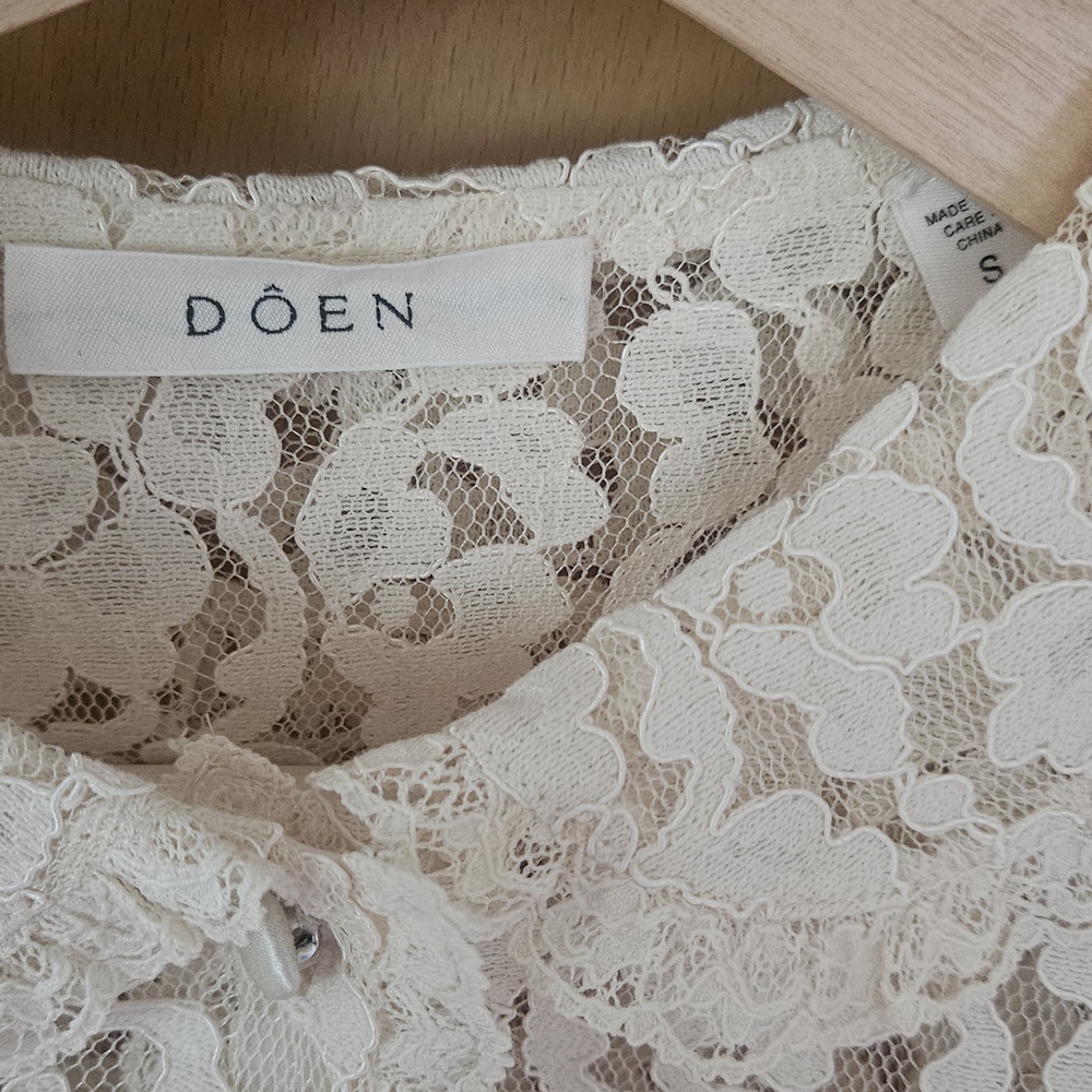 Doen Cream Floral Lace Puff-Sleeve Blouse - Picture 3 of 3